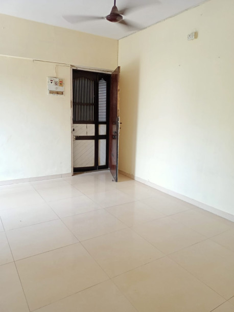 2BHK Flat on rent at Mithchowki, Marve Road, Malad West. Rose Manor CHSL.-5