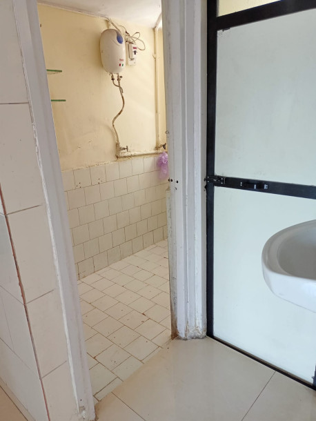 2BHK Flat on rent at Mithchowki, Marve Road, Malad West. Rose Manor CHSL.-4